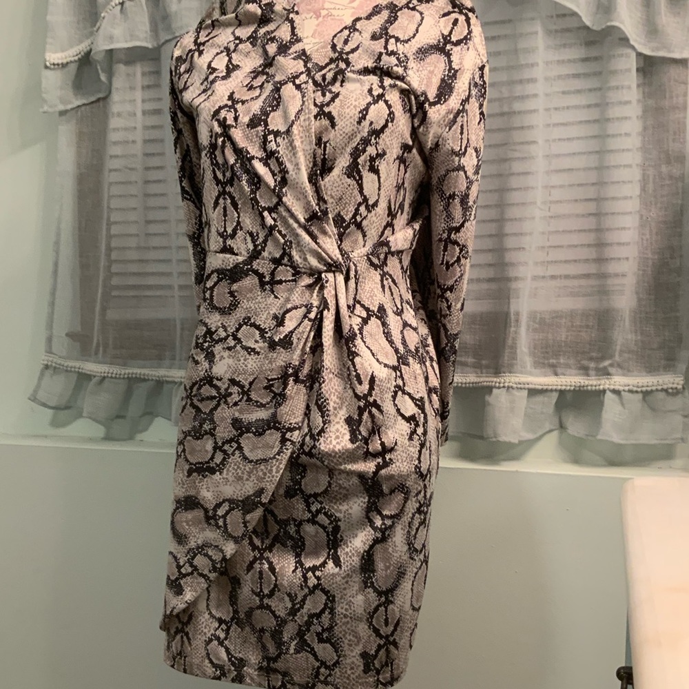 NWOT Sofia Vergara Dress